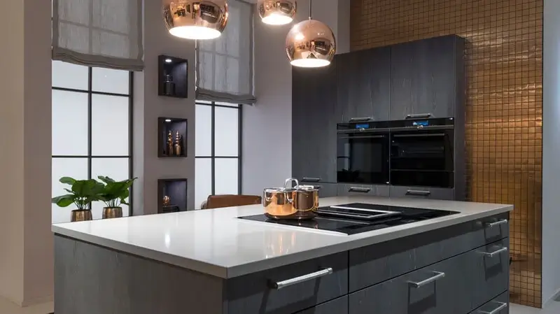 Traumküchen Hann. Münden / Dransfeld | dunkle Küche mit Tresen