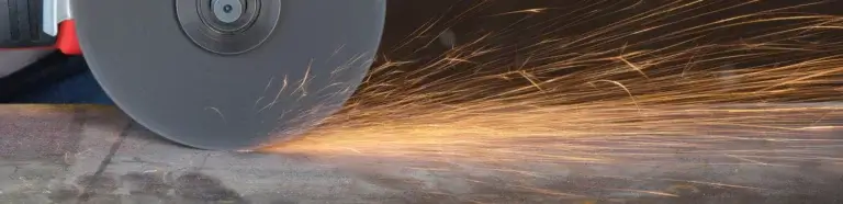 Kernbohrungen Diamantsägearbeiten Hamburg | Kreissäge Detailaufnahme