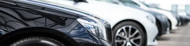 Autohaus in Naumburg | Nahaufnahme Autofronten