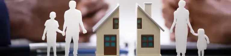 Familienrecht Ritterhude | Modell-Familie und Haus geteilt