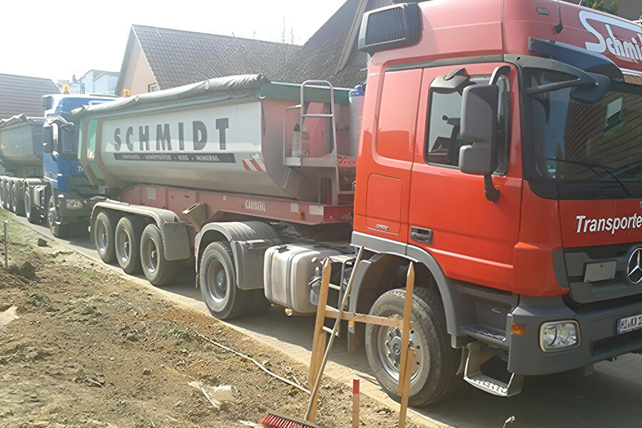 Containerdienst, Kies/Sand und Arbeitgeber mit Zukunft in Springe | Lieferung von Sand und Kies der Schmidt Containerdienst GmbH