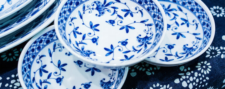 Porzellangeschäft Oldenburg | Blau weiße Porzellanteller für jeden Tag