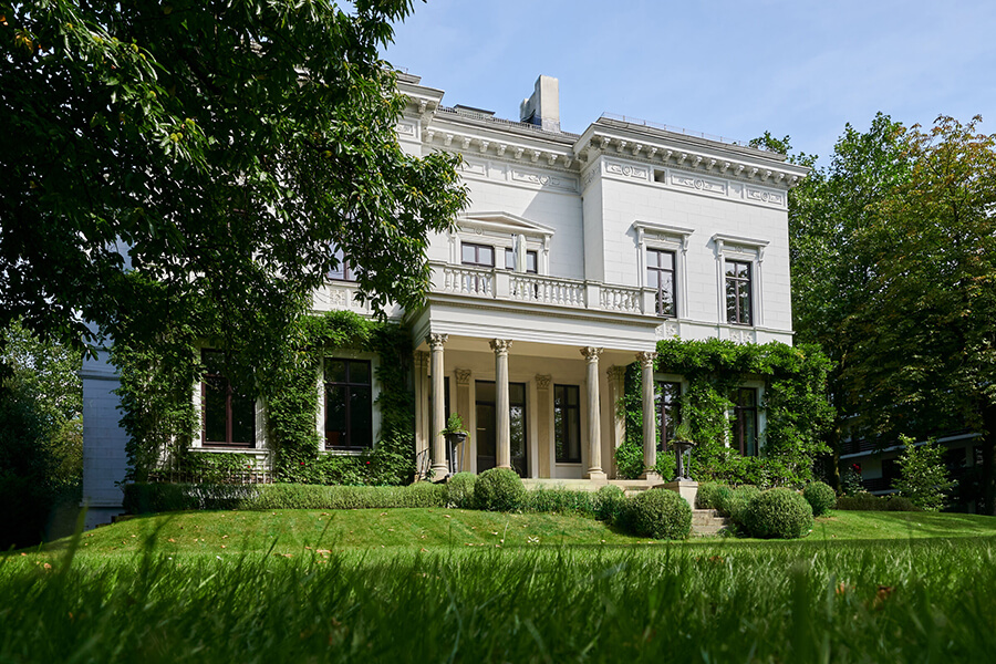 Wirtschaftsrecht Bremen | Seit 1986 residiert Ahlers & Vogel in der historischen Lürmann Villa an der Contrescarpe in Bremen