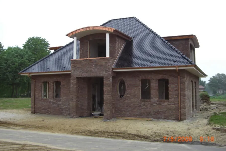 Dachsanierung in Haren (Ems) | Neubau mit Biberschwanzdach und Klempnerarbeiten von Schulte Dachdecker