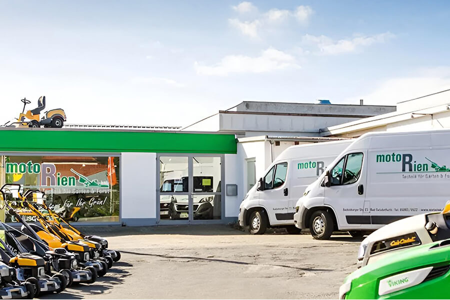 Mähroboter Hildesheim | Im Fachgeschäft von motoRien in Bad Salzdetfurth kannst Du viele Geräte direkt ausprobieren
