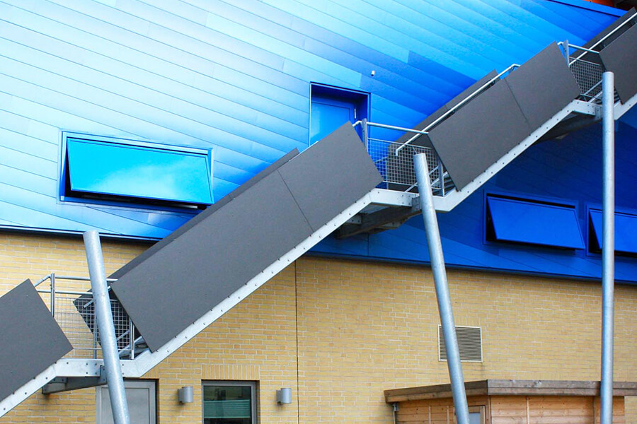 Stahlbau Barsbüttel | Fluchttreppen verbinden Sicherheit mit ansprechendem Design – FRANK KRÜGER Stahl- und Anlagenbau GmbH