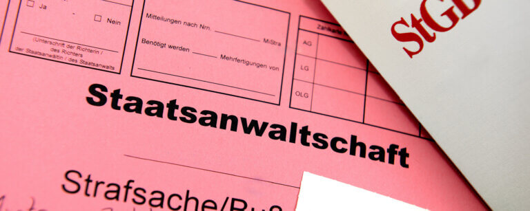 Strafrecht in Meppen, Haren, Haselünne, Twist und Geeste | Dokumente der Staatsanwaltschaft und Auszüge aus dem Strafgesetzbuch verdeutlichen die Bearbeitung von Strafsachen für Heranwachsende