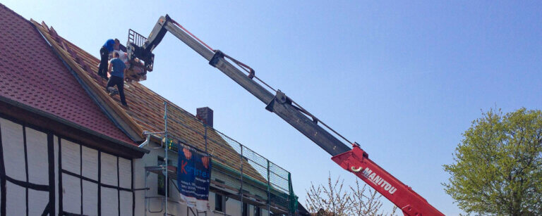 Photovoltaik und Dachsanierung Goslar | Dacharbeiten mit Eindecken eines Daches