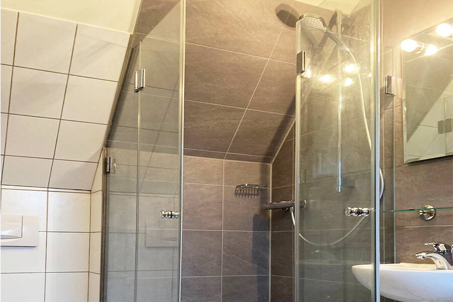 Glasbau / Glaser Werne | Professionelle Duschkabinen und Spiegel der Glasbau Herth GmbH