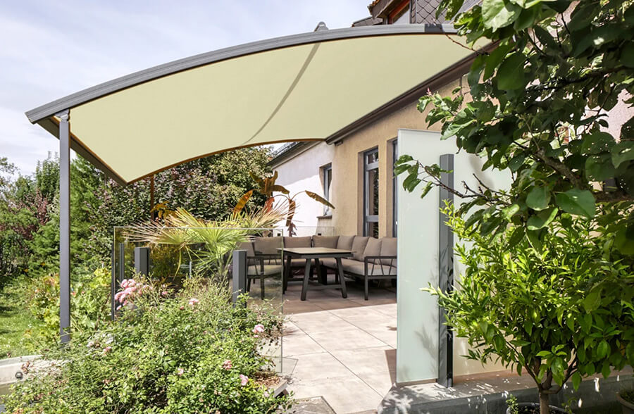Fenster, Türen, Sonnenschutz Service rund ums Haus in Quickborn | Sonnenschutz für die Terrasse: NeumanN Fenster, Türen & Sonnenschutz bietet maßgeschneiderte Markisen und Terrassendächer für jeden Außenbereich