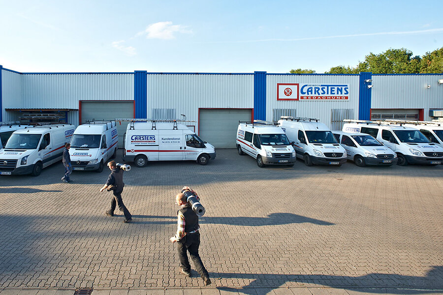 Dachdecker Jobs Rotenburg | Der Firmensitz der Heinrich Carstens Bedachungsgeschäft GmbH in Rotenburg (Wümme) – mit modernem Fuhrpark und gut ausgestatteten Werkstätten