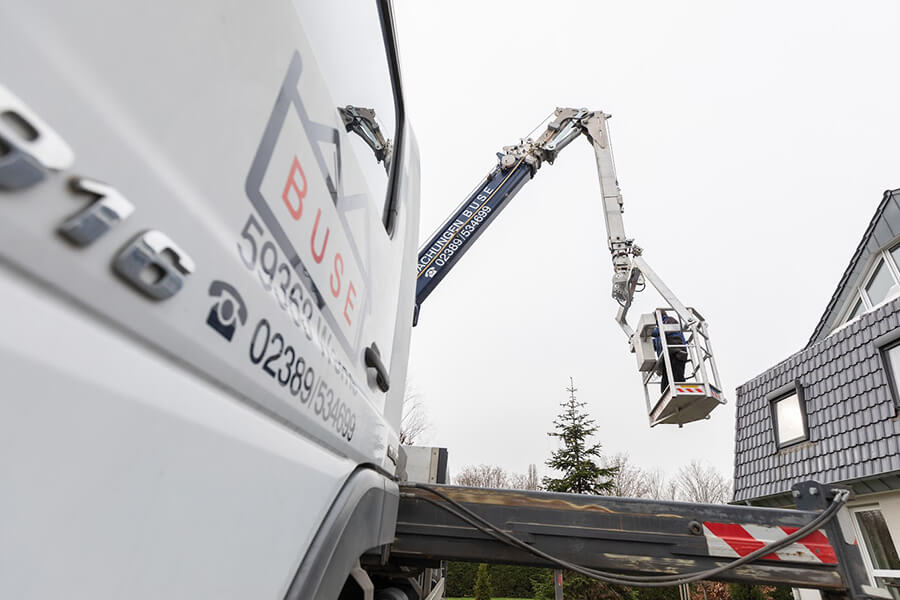 Dachsanierung Werne | Die Buse Bedachungen GmbH im Einsatz – mit eigenem Autokran für Projekte jeder Größe