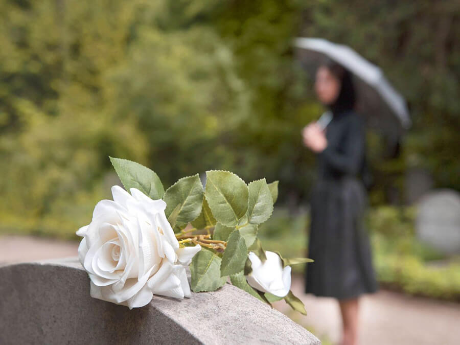 Bestatter Petershagen | Klassische Friedhofsbestattung mit Christian Rathert Bestattungen