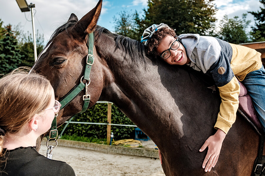 Pädagogische Fachkräfte in Rotenburg gesucht | Bei den Rotenburger Werken gehören auch tiergestützte Angebote zum pädagogischen Alltag