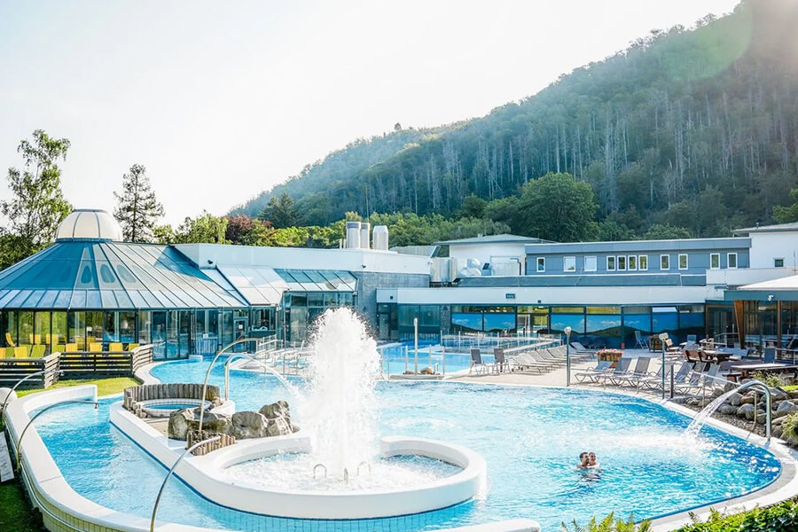 Urlaub mit Sole Therme und Wandern in Bad Harzburg | Entspannung mit Bergblick – die Sole-Therme Bad Harzburg