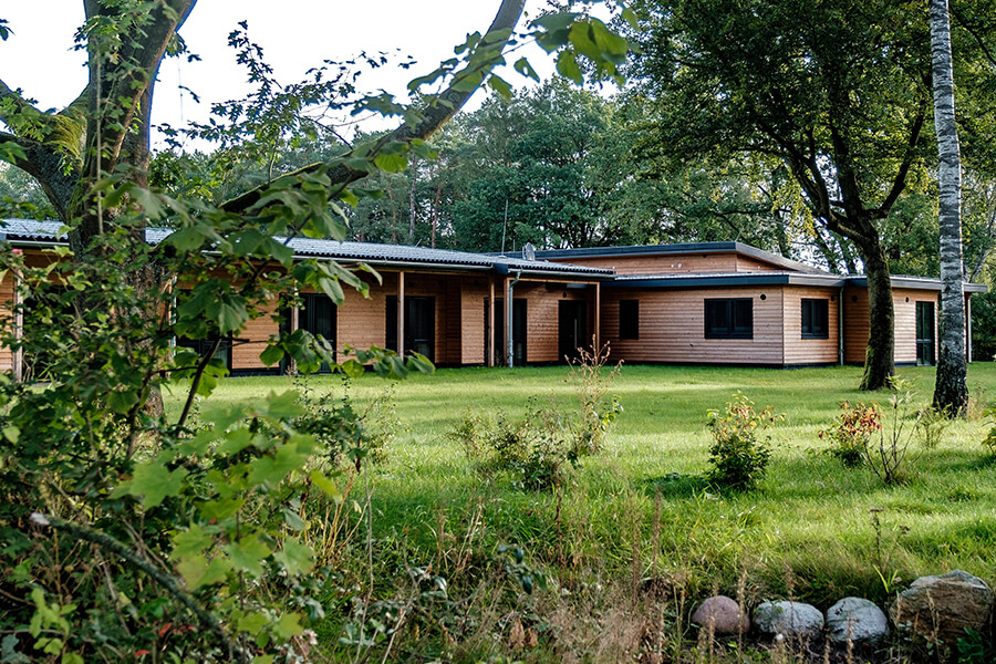 Pädagogische Fachkräfte in Rotenburg gesucht | Die Tiny-Haus-Wohngemeinschaft der Rotenburger Werke ermöglicht betreutes Einzelwohnen im Grünen