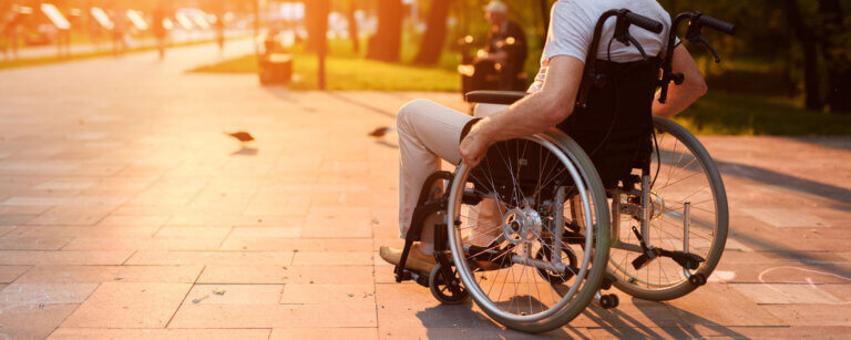 Sanitätshaus Minden | Ein passender Rollstuhl schenkt Mobilität und Lebensqualität – gerade für Senioren bedeutet er ein Stück Freiheit und Teilhabe am Alltag