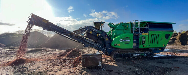 Abbrucharbeiten Wedel | Beton- und Bauschutt fachgerecht brechen und recyceln – Hans Höpermann bereitet Abbruchmaterial für die Wiederverwertung auf