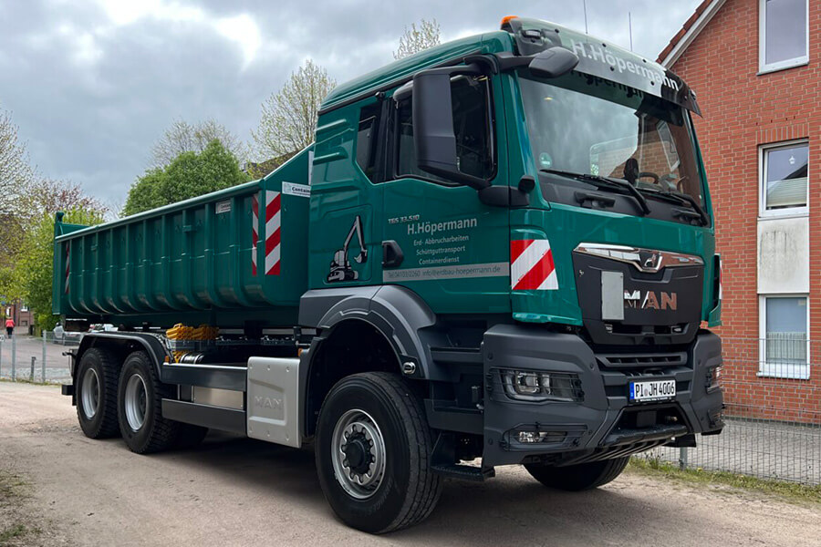 Abbrucharbeiten Wedel | Moderner Fuhrpark für Abbrucharbeiten, Containerdienst und Schüttguttransport – Hans Höpermann in Wedel ist für jedes Projekt ausgestattet