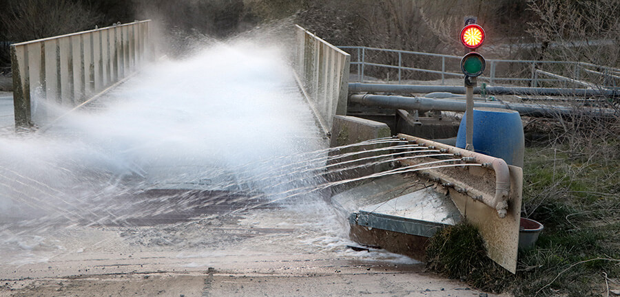 Bauschuttaufbereitung Höxter | Eine moderne Reifenwaschanlage minimiert die Verschmutzung der öffentlichen Straßen durch Fahrzeuge aus Steinbruch- und Bauprojekten. Dies trägt aktiv zur Sauberkeit und Sicherheit in der Region Höxter bei
