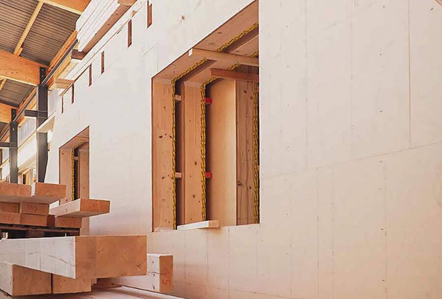 Landwirtschaftliches Bauen Rotenburg | Holzbau in der Landwirtschaft: Die stabile Konstruktion eines Dachstuhls zeigt die sorgfältige Planung und Präzision beim Bau landwirtschaftlicher Gebäude