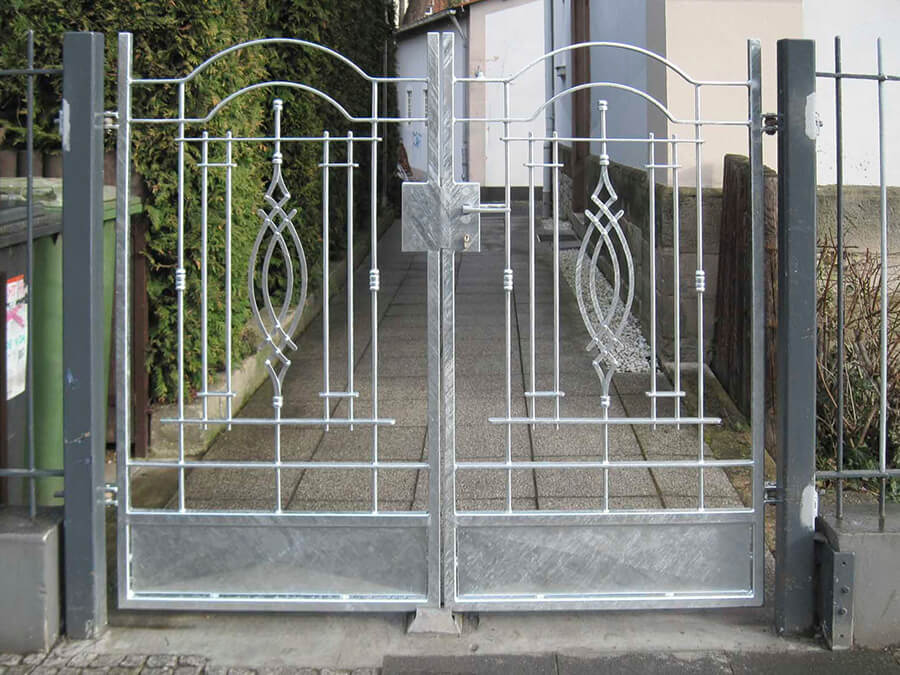 Metallbau und Schlosserei in Göttingen | Handwerkliche Präzision bis ins Detail – maßgefertigte Toranlagen von Metallbau Uwe Albrecht in Göttingen