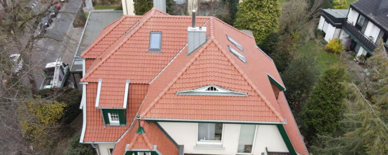 Energetische Sanierung Wunstorf | Neueindeckung eines Ziegeldachs am Einfamilienhaus