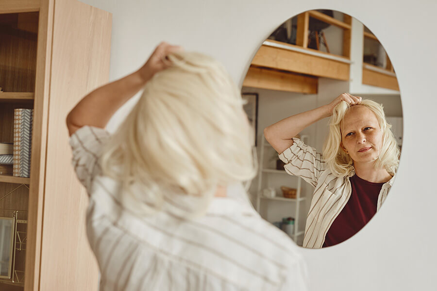 Perücken, Toupets & Co. in Bremen | Mit der passenden Perücke gewinnen viele Frauen ein Stück Lebensqualität und Selbstbewusstsein zurück, gerade nach krankheitsbedingtem Haarverlust