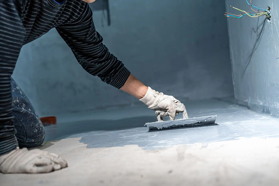 Feuchtigkeit im Keller – Ursachen erkennen, Schäden vermeiden | Eine fachgerechte Innenabdichtung schützt das Mauerwerk dauerhaft vor eindringender Feuchtigkeit und ist besonders bei Altbauten eine zuverlässige Lösung. Nur erfahrene Fachbetriebe erzielen hier ein dauerhaft trockenes Ergebnis