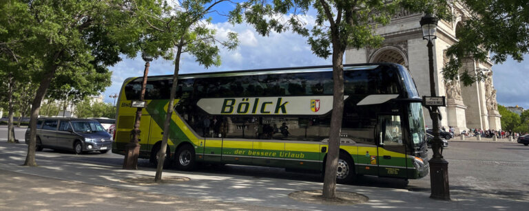 Busunternehmen Schleswig | Außenansicht eines Reisebusses von Reisedienst Bölck