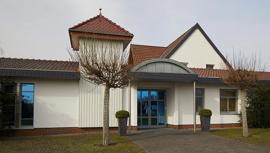 Bestattungsvorsorge Petershagen | Das Bestattungshaus DAMKE in Petershagen-Eldagsen mit hauseigener Kapelle bietet einen würdevollen Rahmen für den Abschied