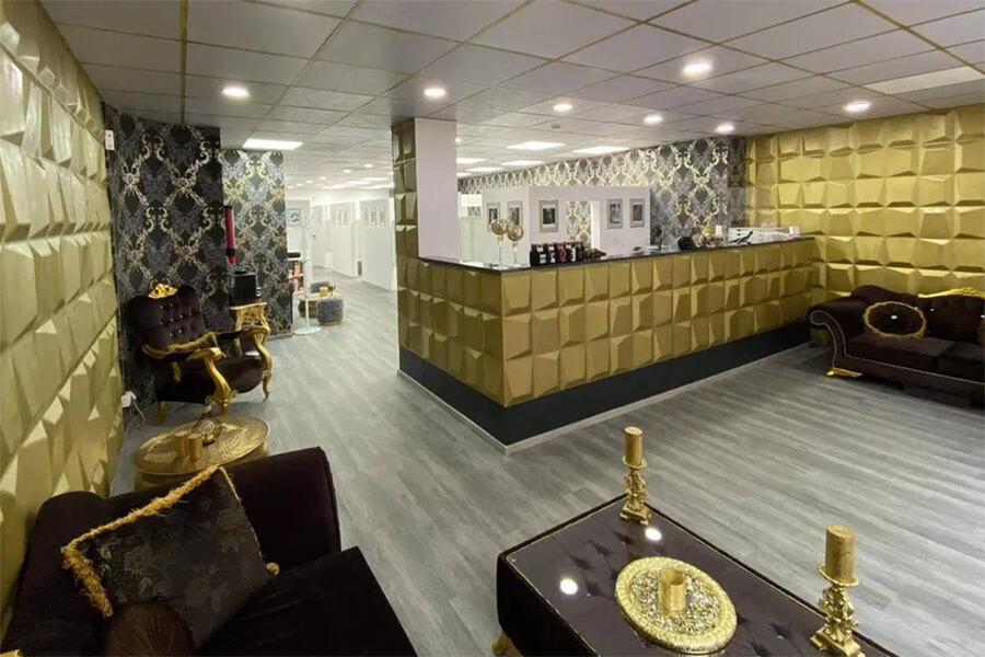 Tattoo Dorsten | Stilvoller Empfangsbereich im Studio von Lucky Tattoo by Pascal in Dorsten