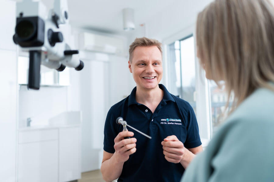 Nasenkorrektur Göttingen | Präzise HNO-Untersuchung als Grundlage jeder Nasenkorrektur bei Dr. Stefan Hansen