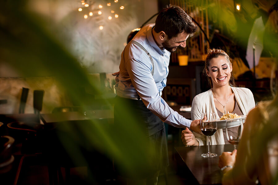 Restaurant Warburg | Herzlicher Service und stilvolles Ambiente im Ratskeller Balkan House in Warburg