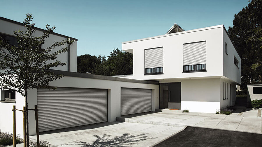 Rollladenbau Osnabrück | Rollläden und Rolltore aus einer Hand fügen sich harmonisch in moderne Architektur ein und schützen Fenster wie Garagen zuverlässig vor Sonne, Wetter und ungebetenen Gästen