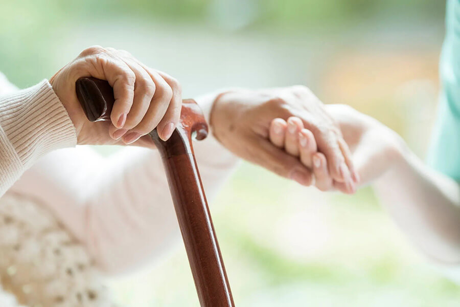 Pflegedienst Höxter | Mit einfühlsamer Unterstützung im Alltag erhält die Sozialstation Meyer Selbstständigkeit und Lebensqualität im Weserbergland