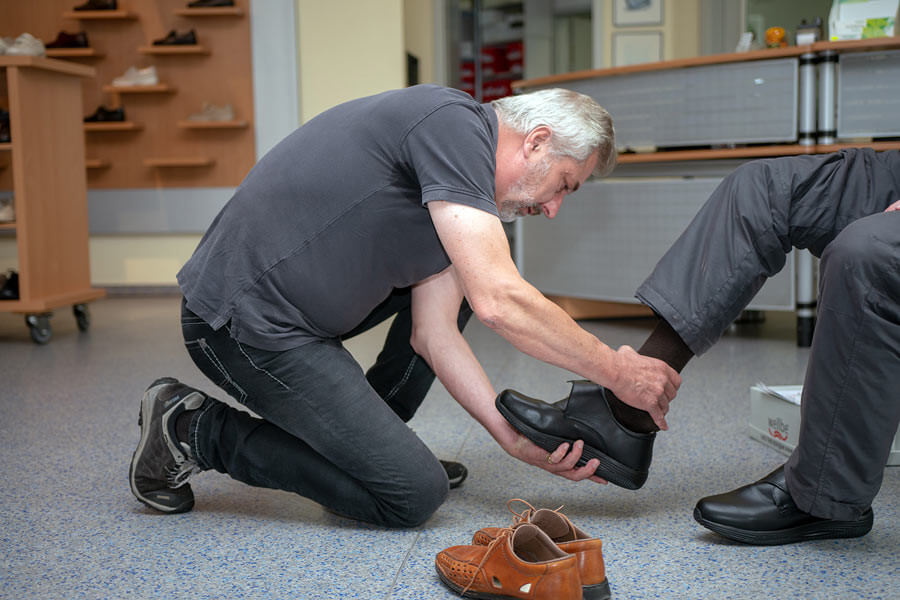 Orthopädie Schuhtechnik Paderborn | Persönliche Beratung in der Meisterwerkstatt von VOSEN Orthopädie-Schuhtechnik in Paderborn
