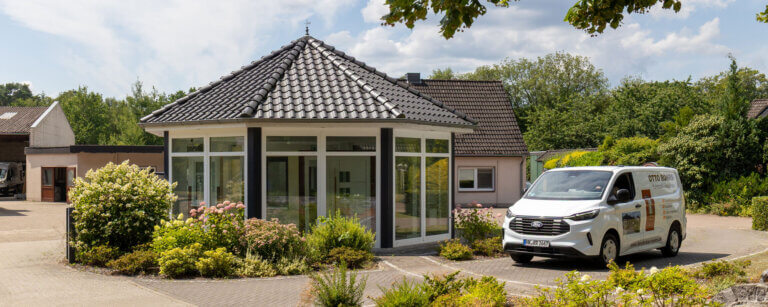 Fensterbau Soltau | Am Firmensitz der Otto Röhrs GmbH erwartet Kunden eine umfangreiche Ausstellung – ideal, um sich Haustüren und Fenster in Ruhe vor Ort anzusehen