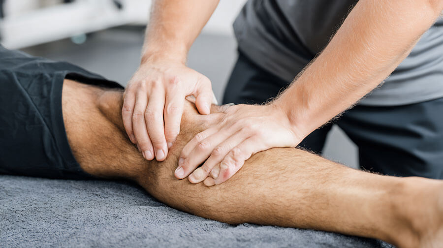 Gezielte manuelle Therapie am Knie in der Praxis Kai-Uwe Ehlers in Kellinghusen