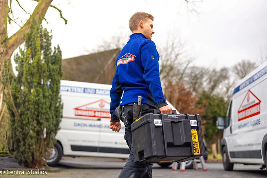 Dachsanierung Steinfurt | Gut ausgerüstet und einsatzbereit – so beginnt bei Engbers Bedachungen jeder Arbeitstag mit dem Ziel, Dächer fachgerecht und zuverlässig zu betreuen
