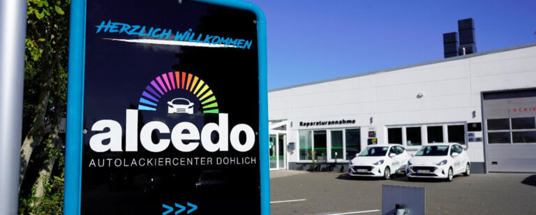Unfallinstandsetzung und Autolackierungen | alcedo Autolackiercenter Dohlich GmbH & Co. KG Außenaufnahme